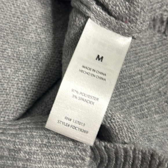 Wildfox Gray Sweater NWT embroider Roasty & Toasty light intentional distress M - Picture 7 of 15